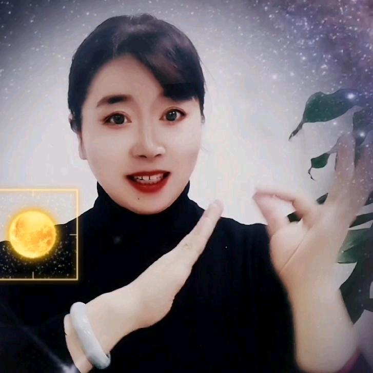 踮起脚尖靠近阳光