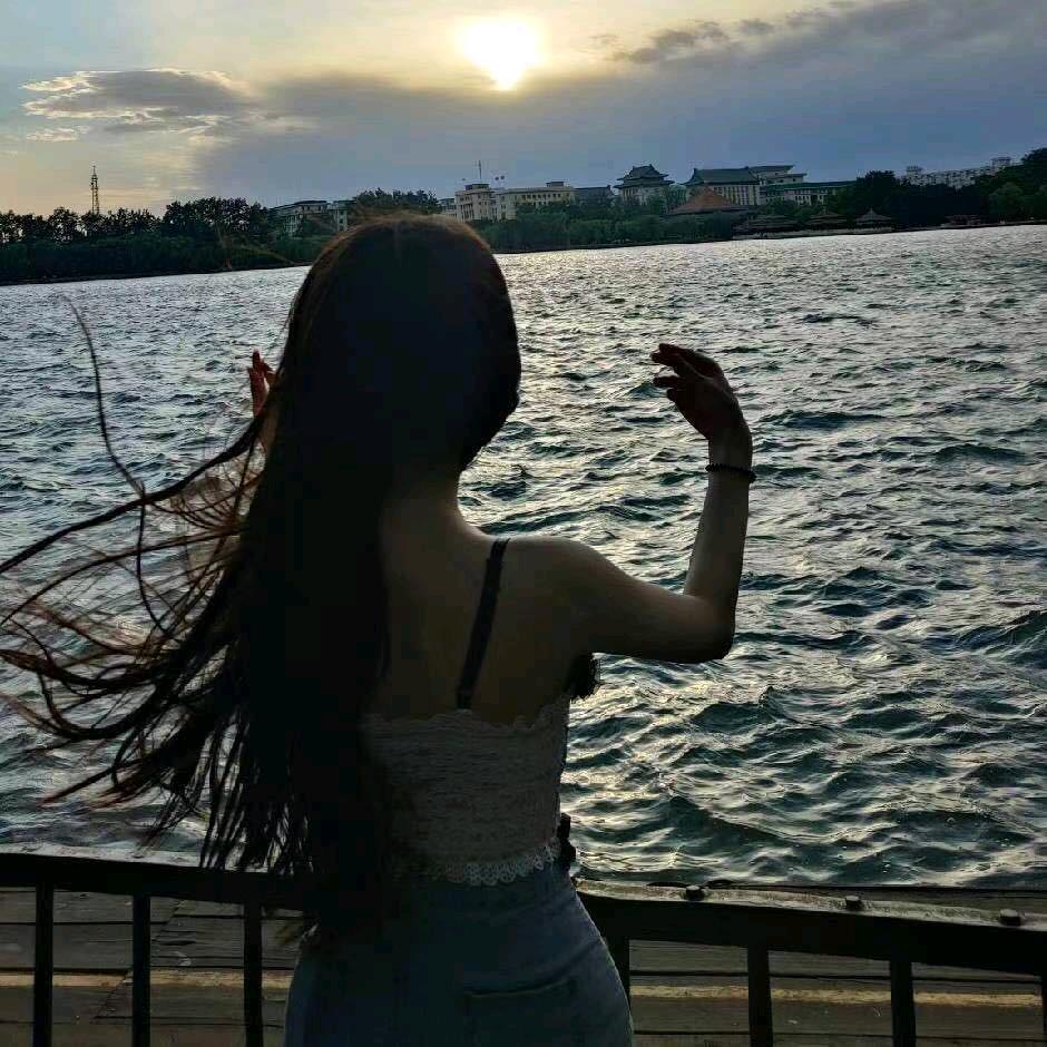 林鹿.