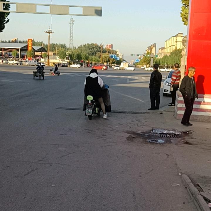 '专业贴磁砖