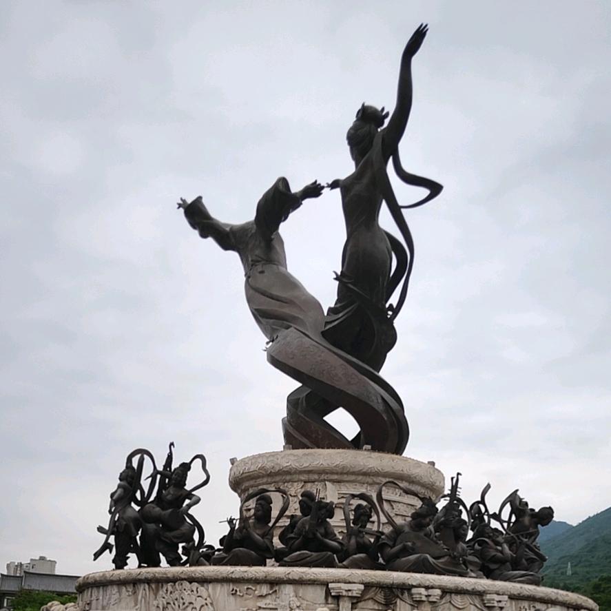 吉克阿龙