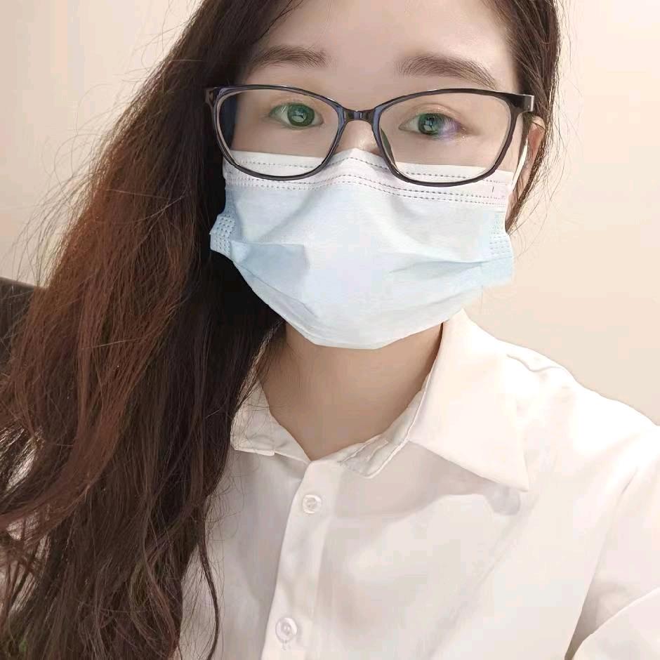 爱吃奶油泡芙的小蛮腰