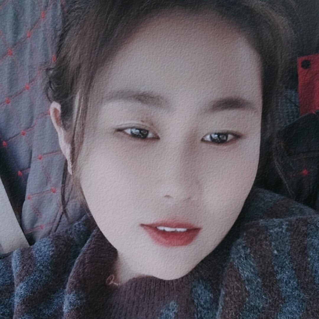 卖海鲜的小姐姐