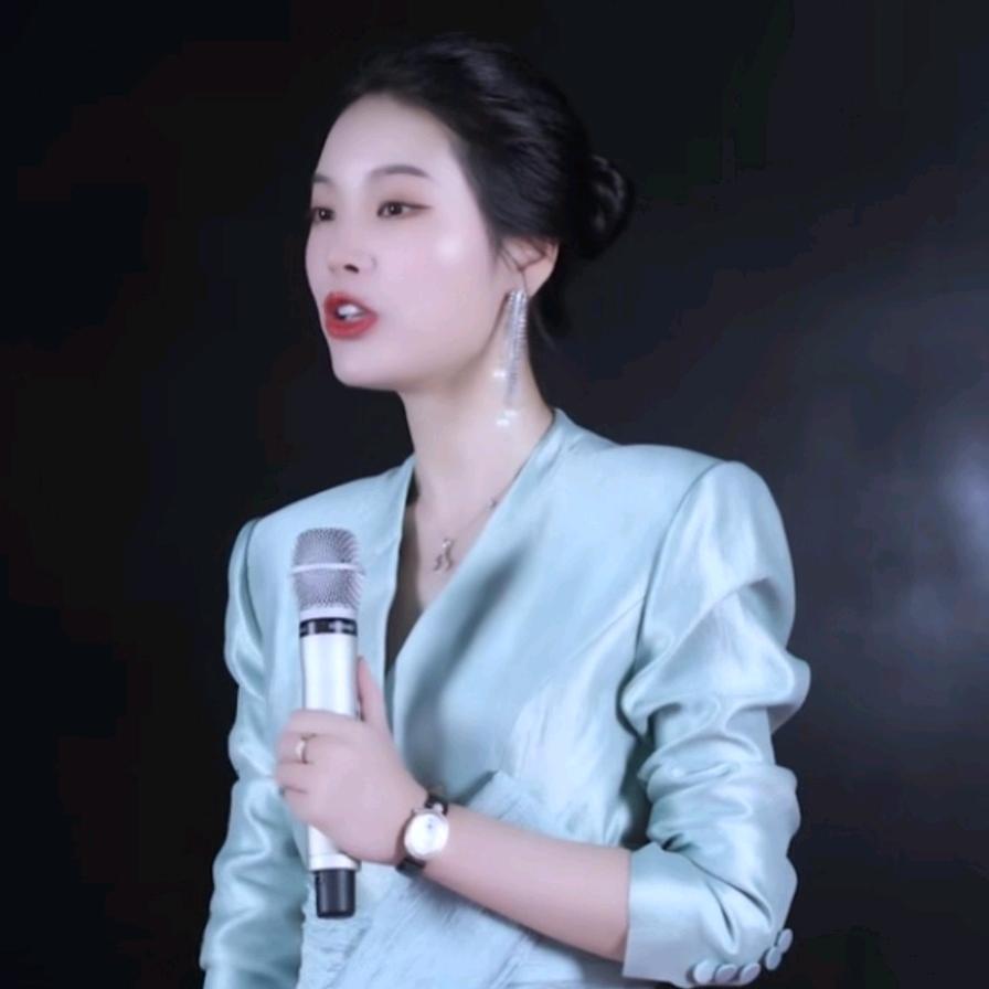 梁宸瑜  女性成长