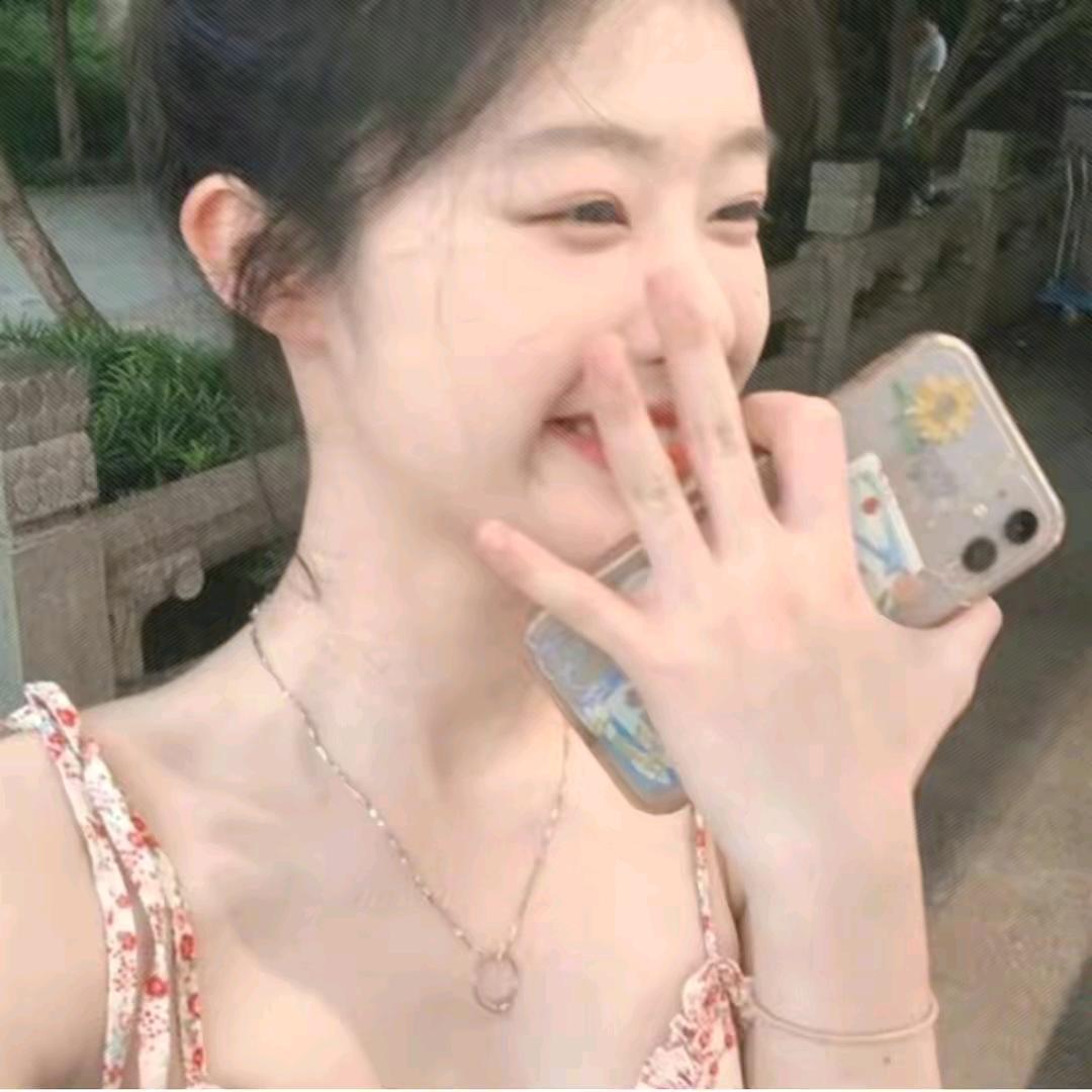 云燕.