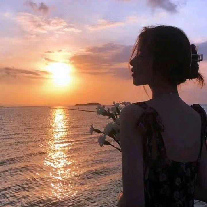 小媛小媛，吃🍉用瓢