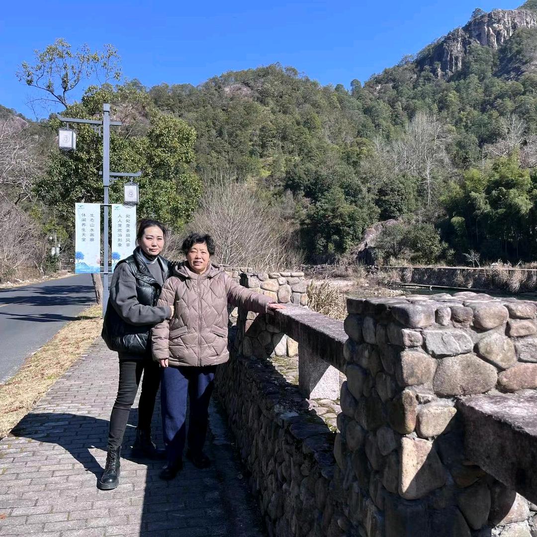 ＇丨.`，，、，I.