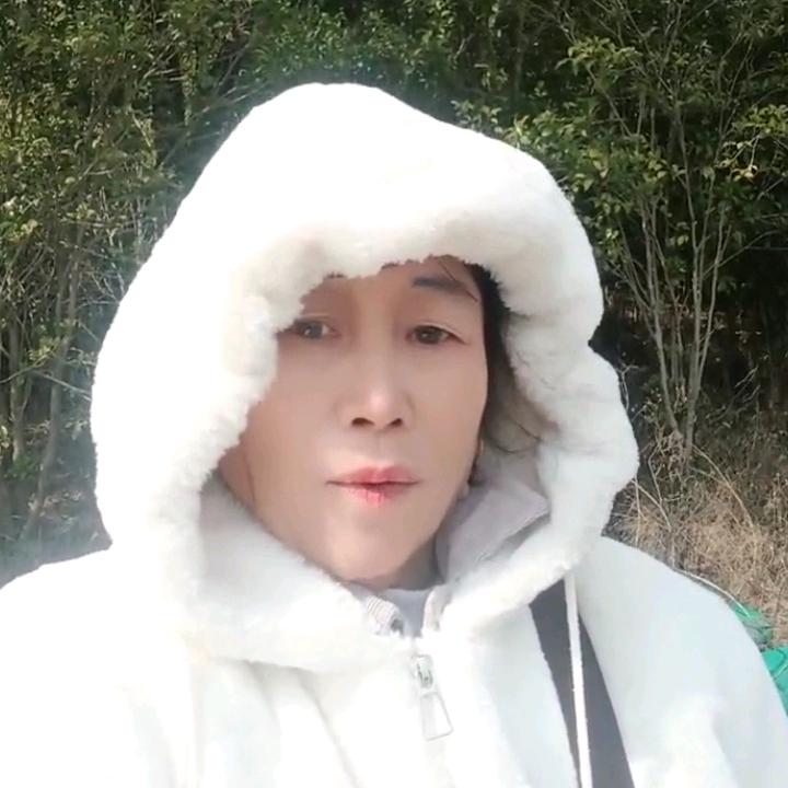 小白兔(上午8点下午1点)开播