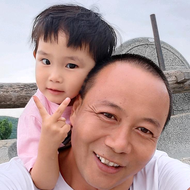 小猫爱吃鱼（白）