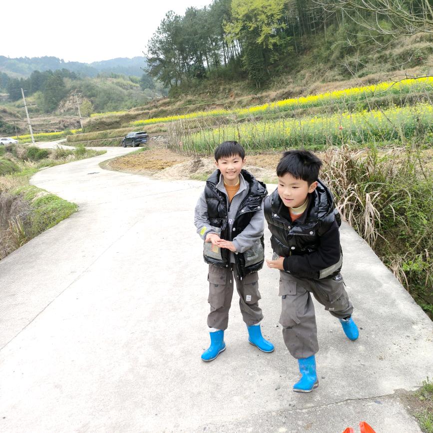 (ღ♡哥俩好♡ღ)