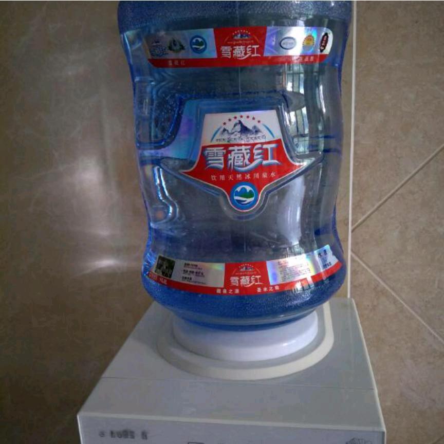 雪藏红冰川高源水质无污染
