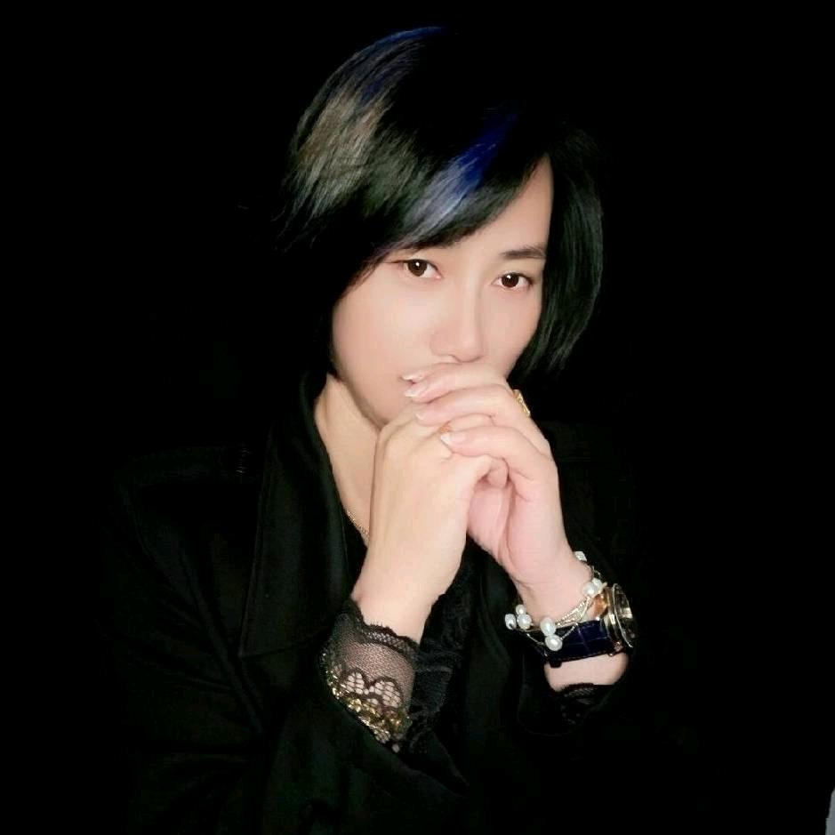 衡百国际  江然