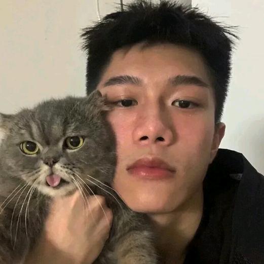 咕噜小飞🍖