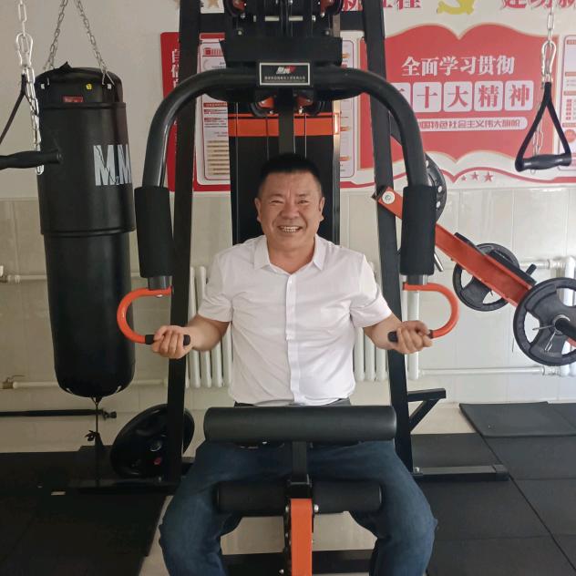 于建国