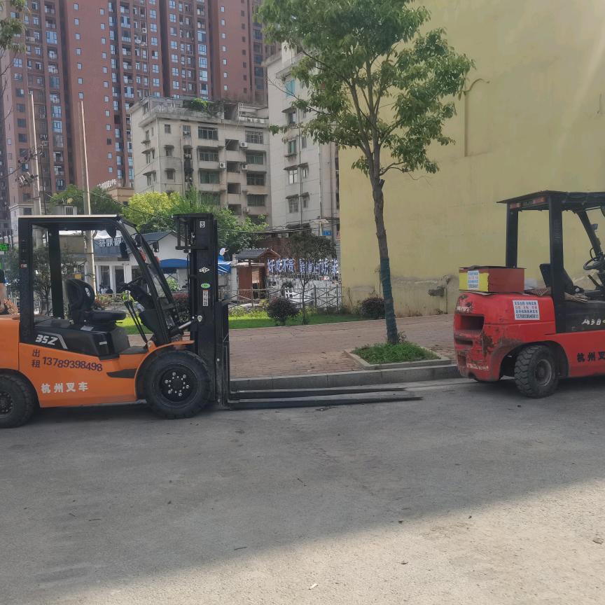 衡阳鹏毅叉车搬运蒋鹏