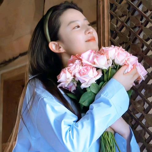 婉心忆艺头像