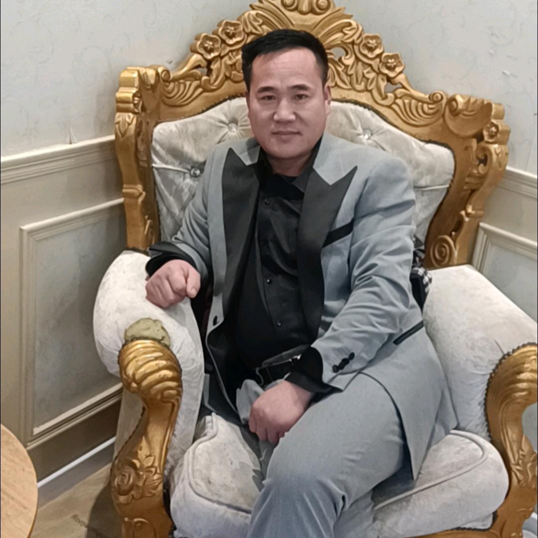 开着叉车去旅游