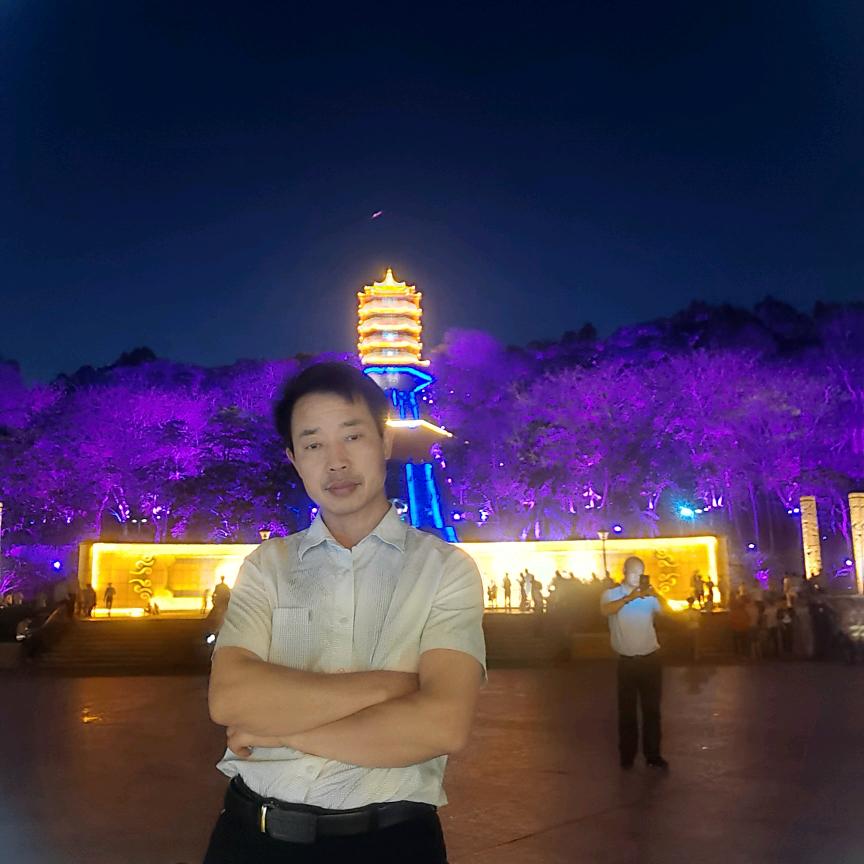 阿霆