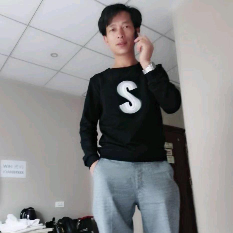 哥玩得低调