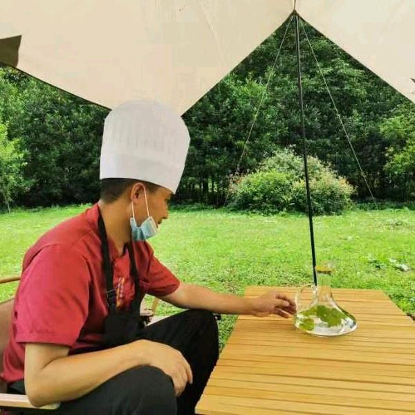 三线时光小院的食光客