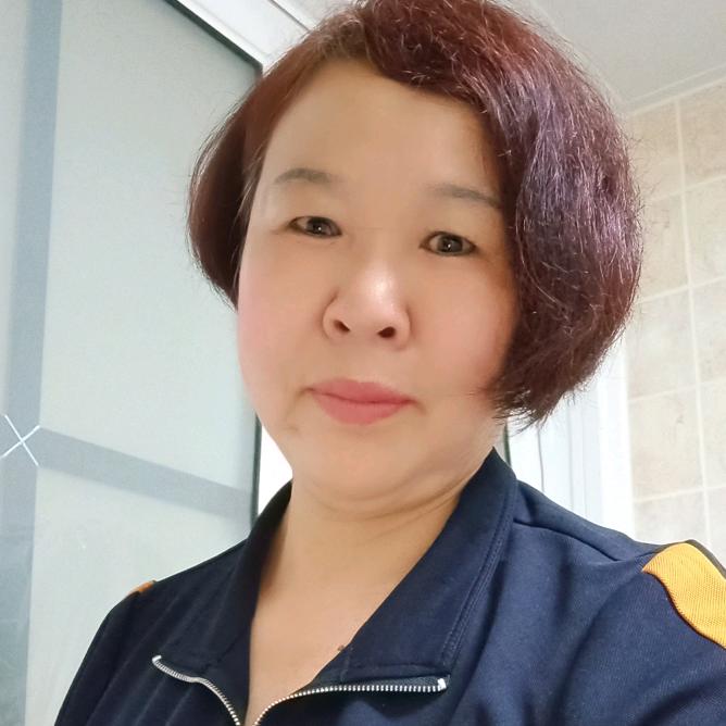 荣霞