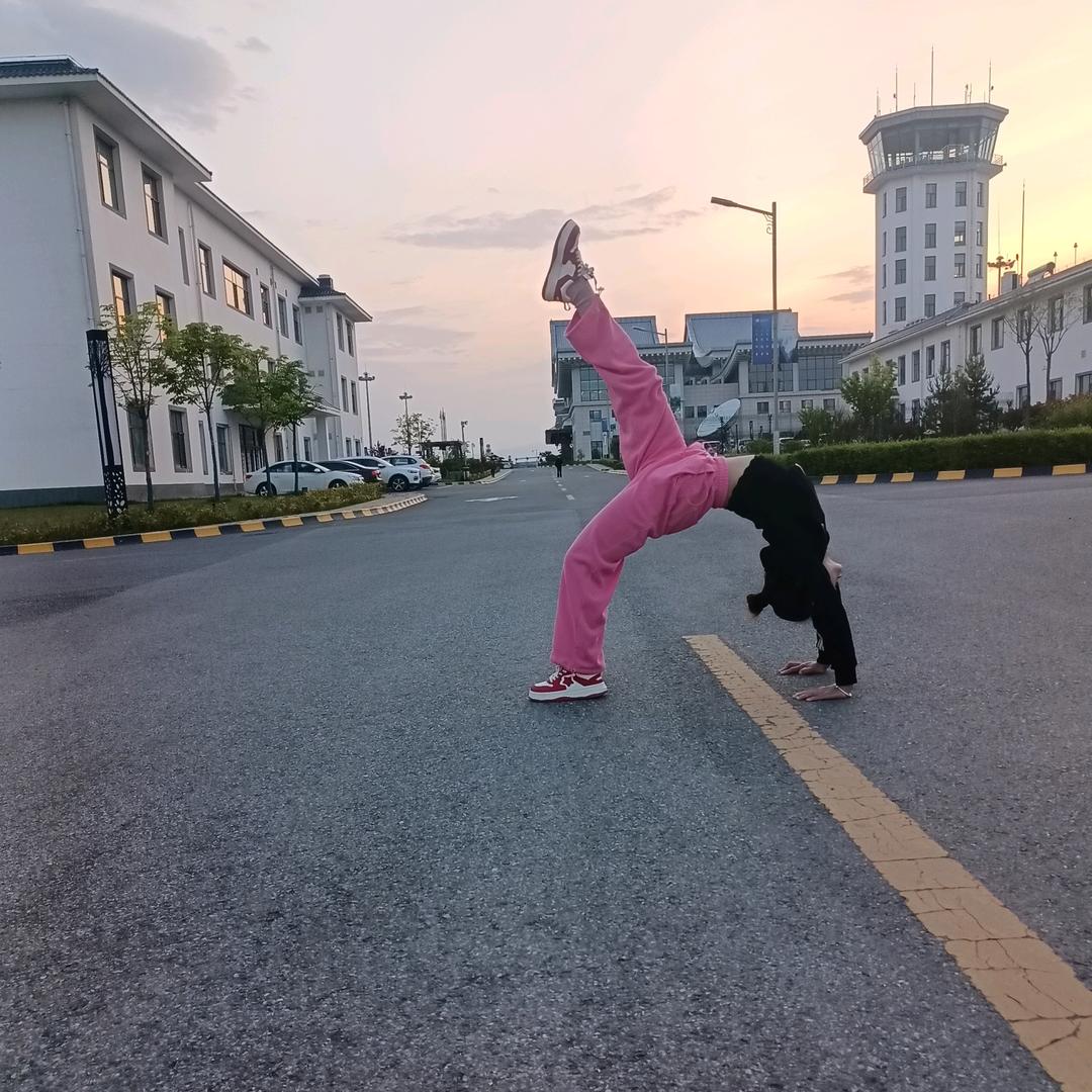 利姐爱瑜伽爱生活