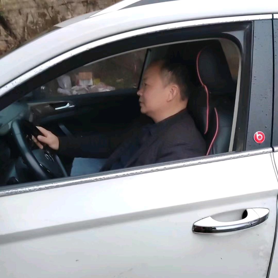 明德贵