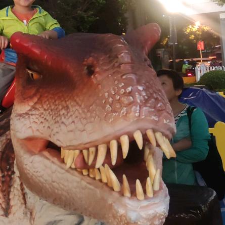 臭臭也打卡上班了