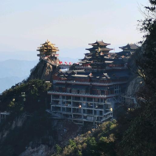 花花户外运动百货