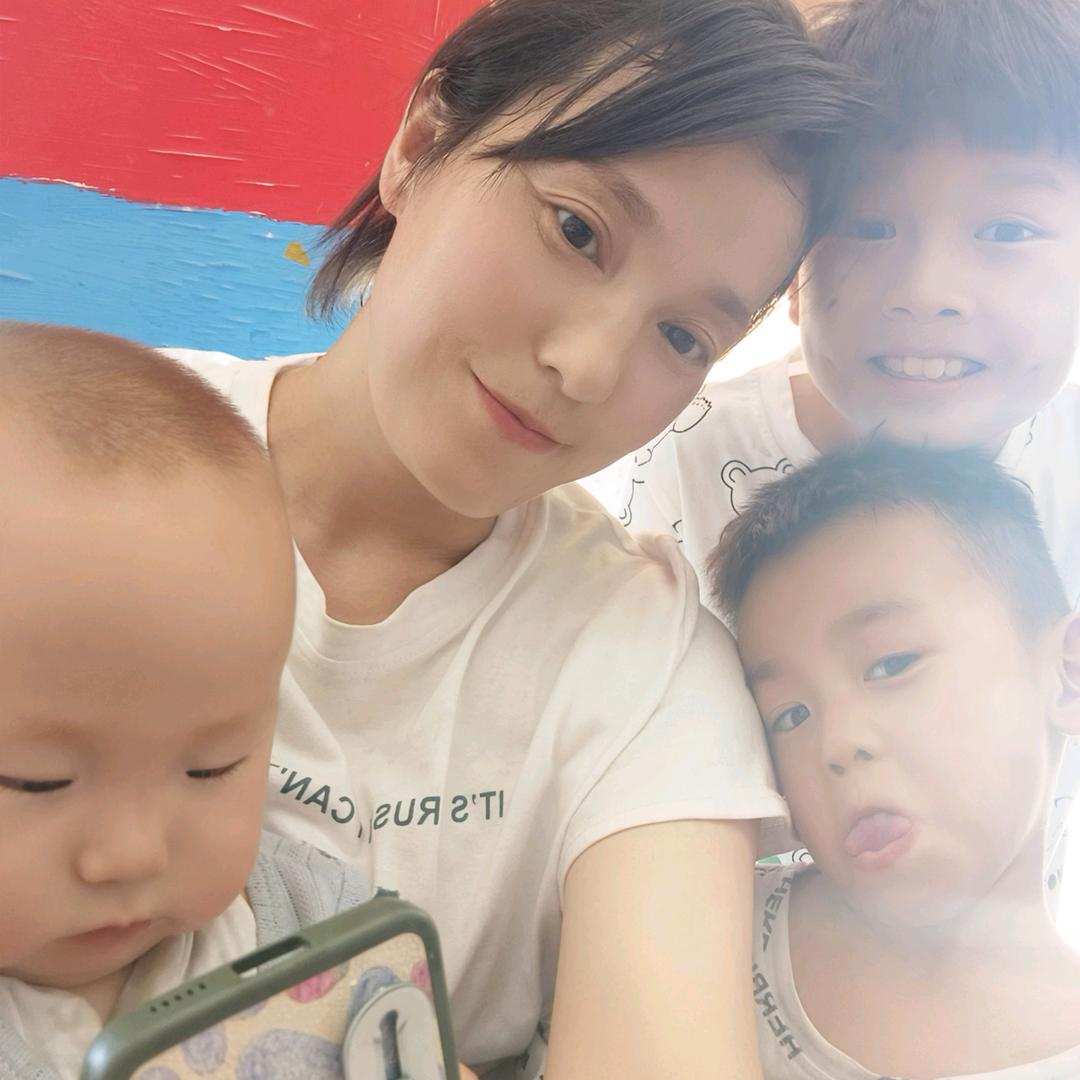 三个孩子的妈妈