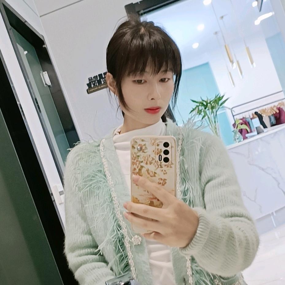 伟伟小姐