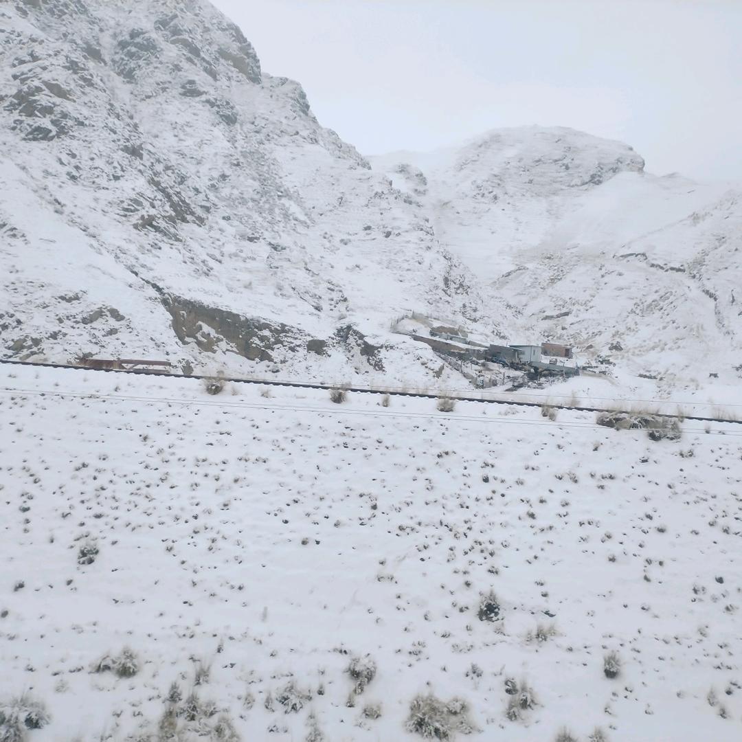 冰山雪