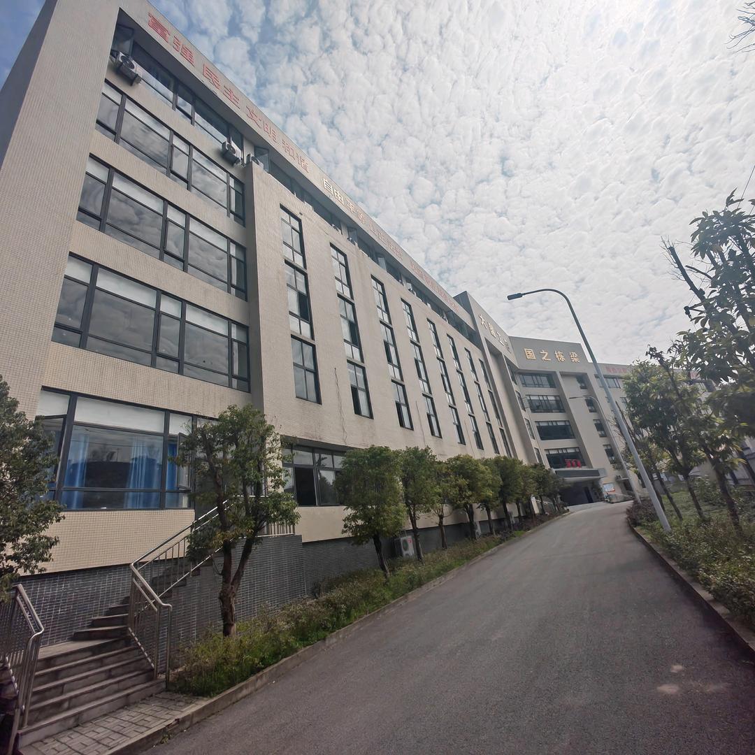 万州现代信息工程学校周老师