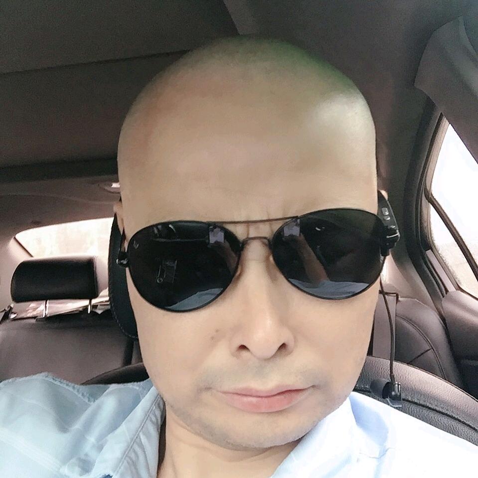 霸气的军爷。