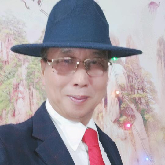 阳光帅哥