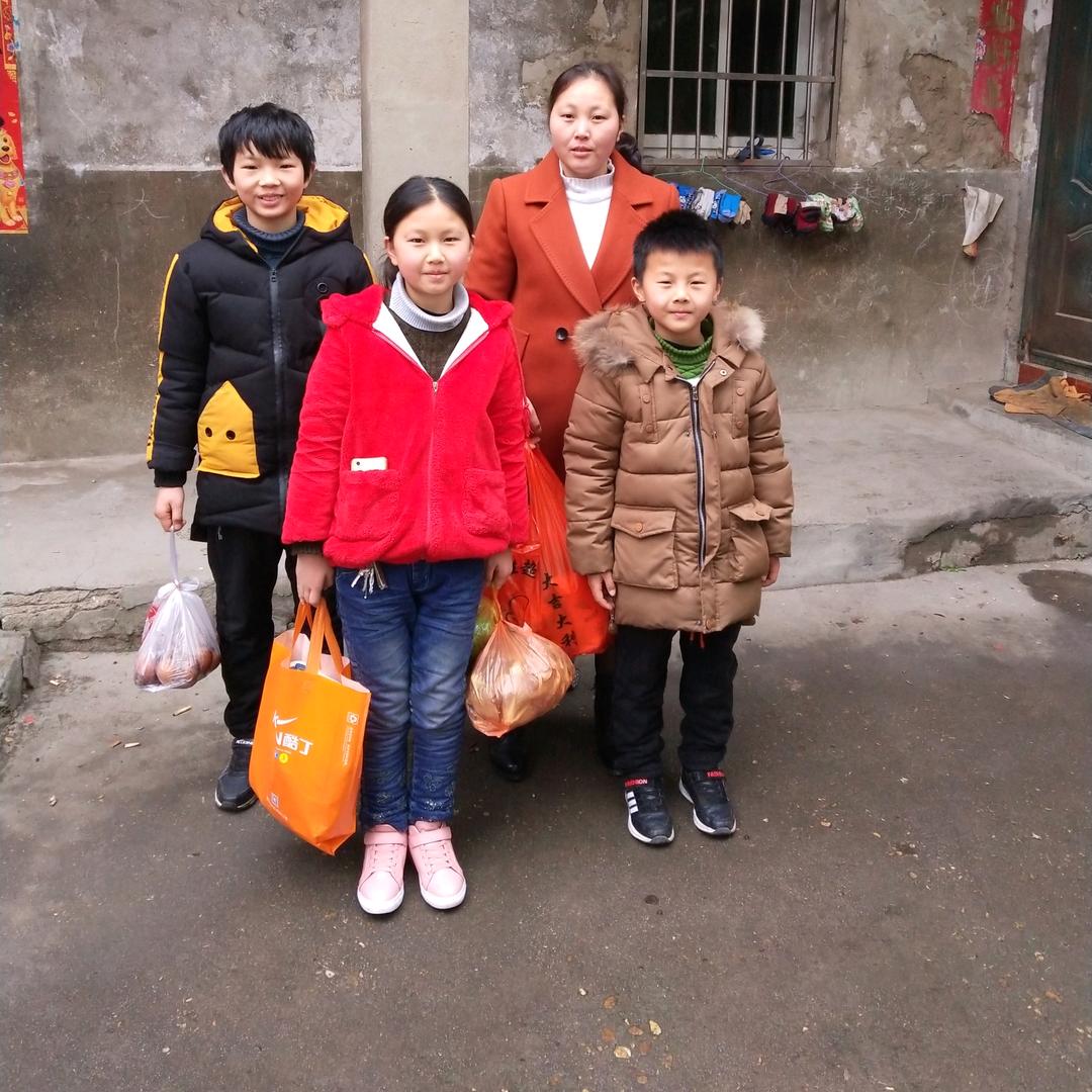 三个孩子的妈妈