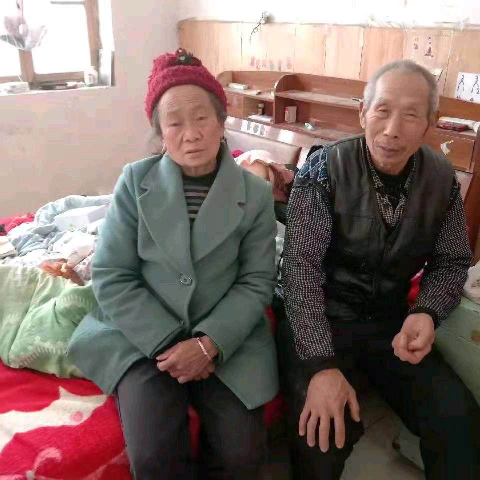 李明英