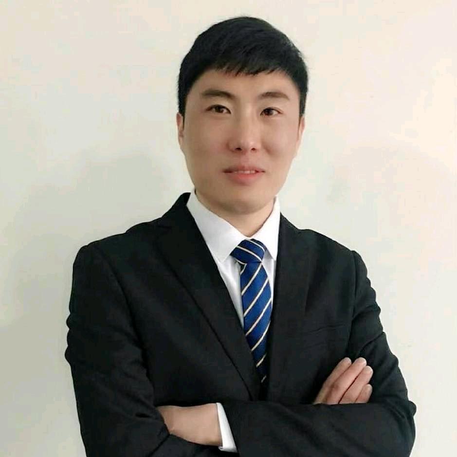 卖别墅的小孙