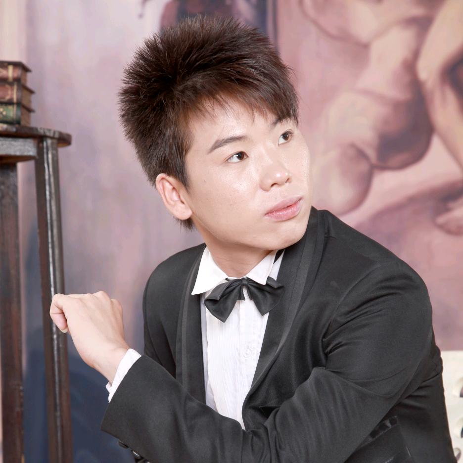 转身即是黑暗、