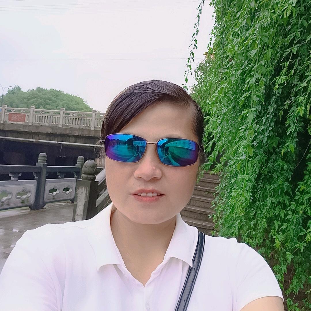 杨群英