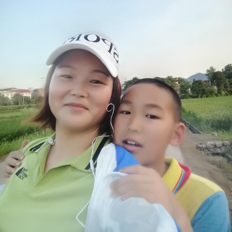 段姐肉夹馍摆摊人