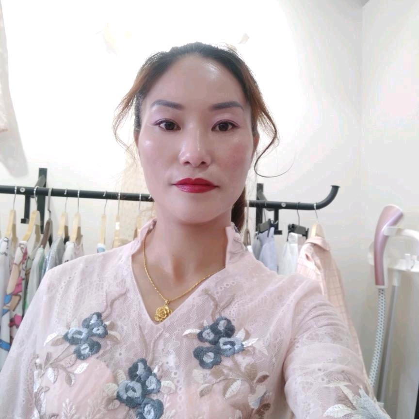 章美家庭农场洪三姐买卖各种水果