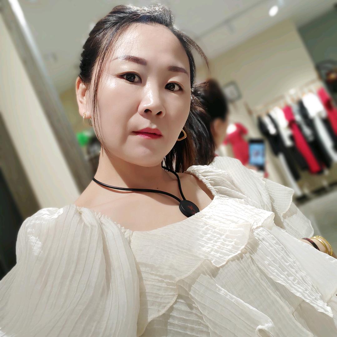 包头妮子爱女装小侯