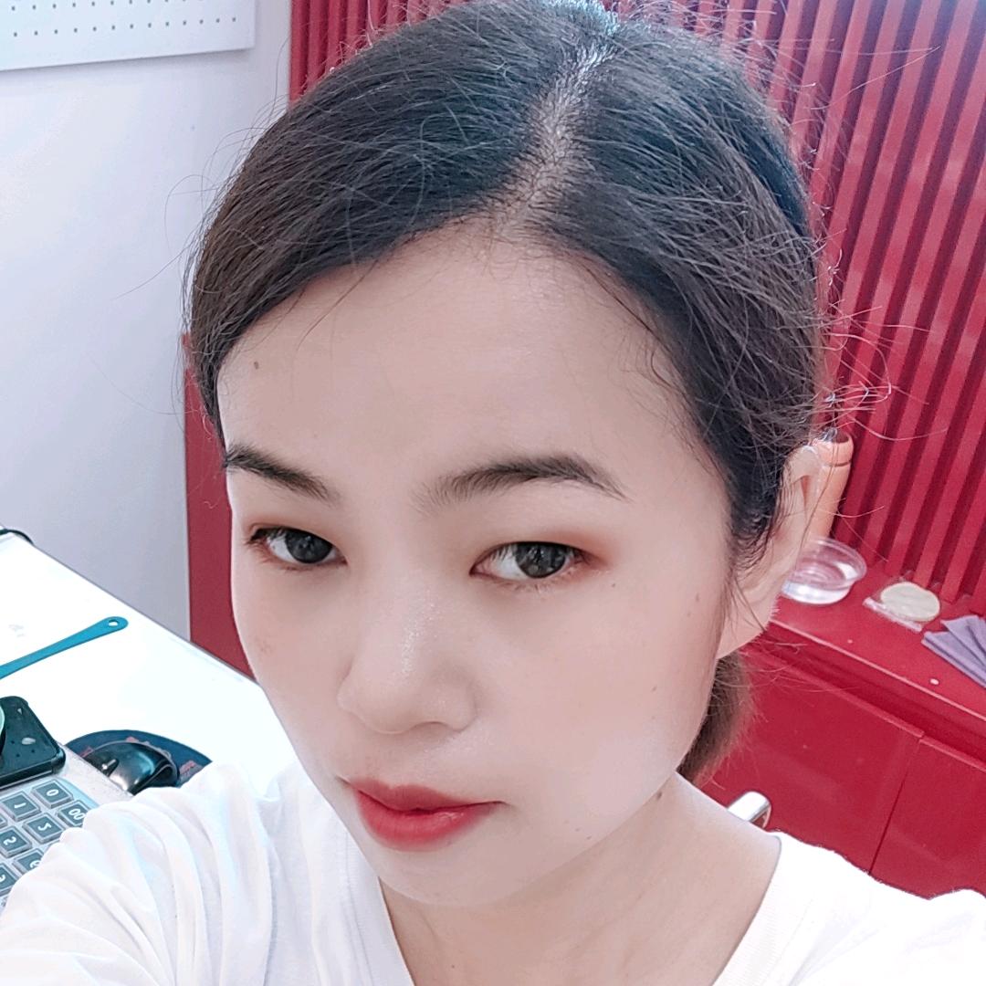 爱笑的娜娜