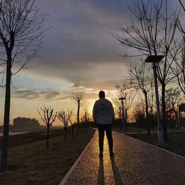 带有敌意的飞船