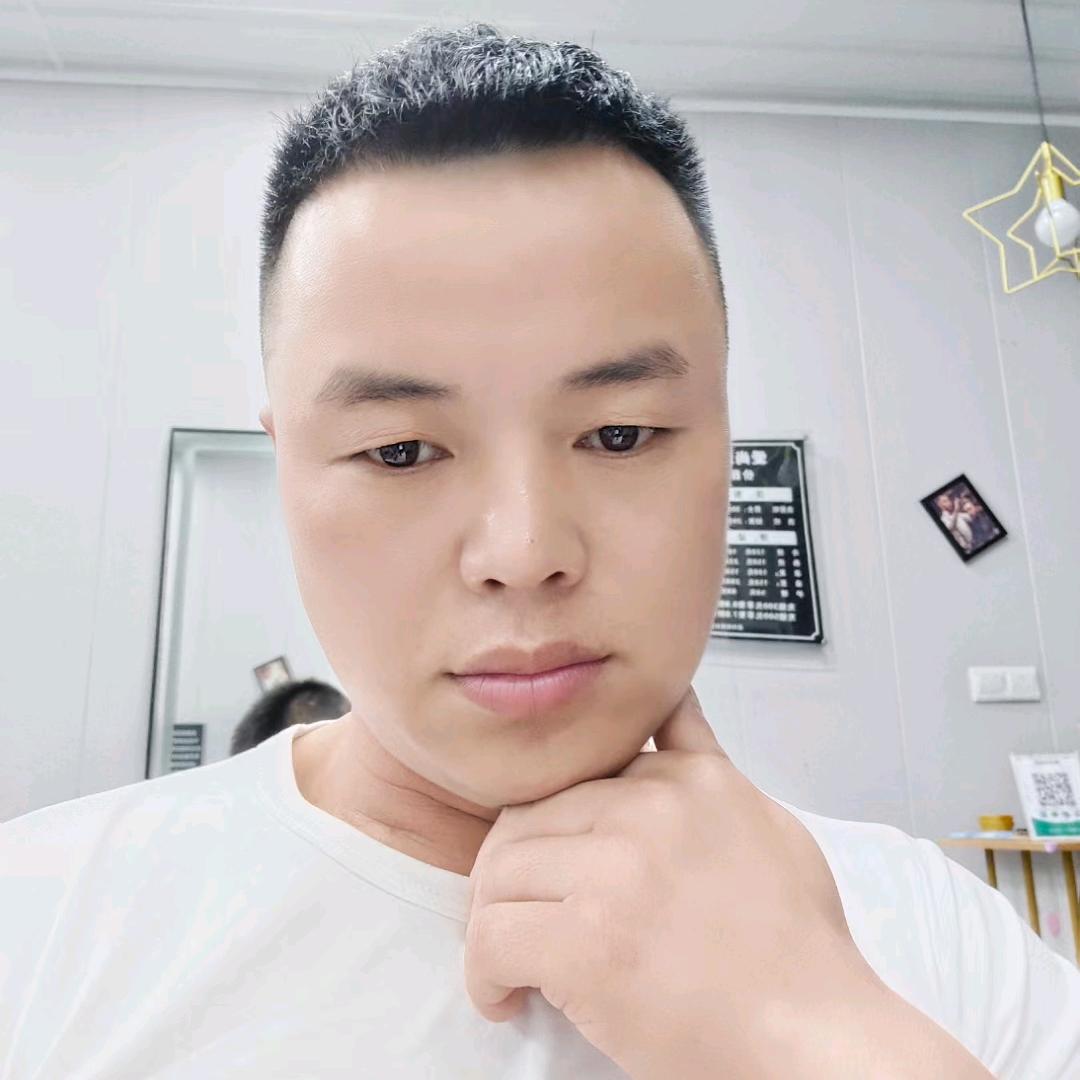 不甘心一个人，等一个爱我的人