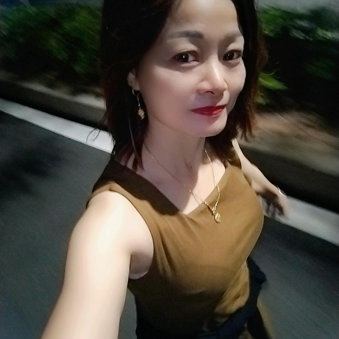 何姐