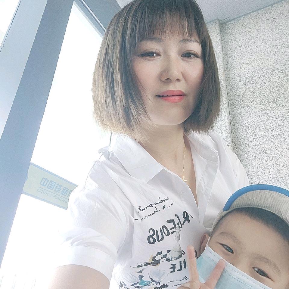 红红，安江16年内衣