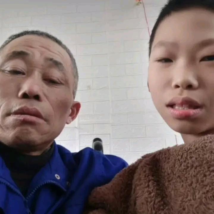 带着儿子