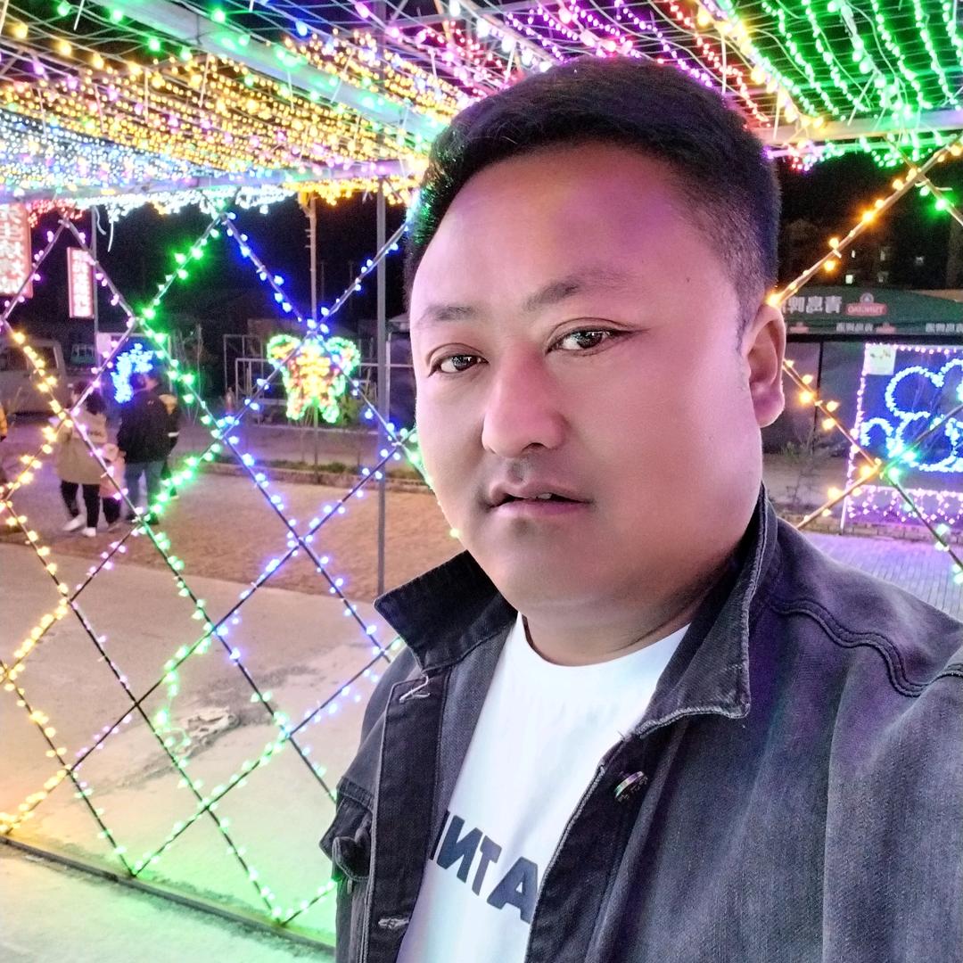 山林一下坡前杆儿，你亮哥