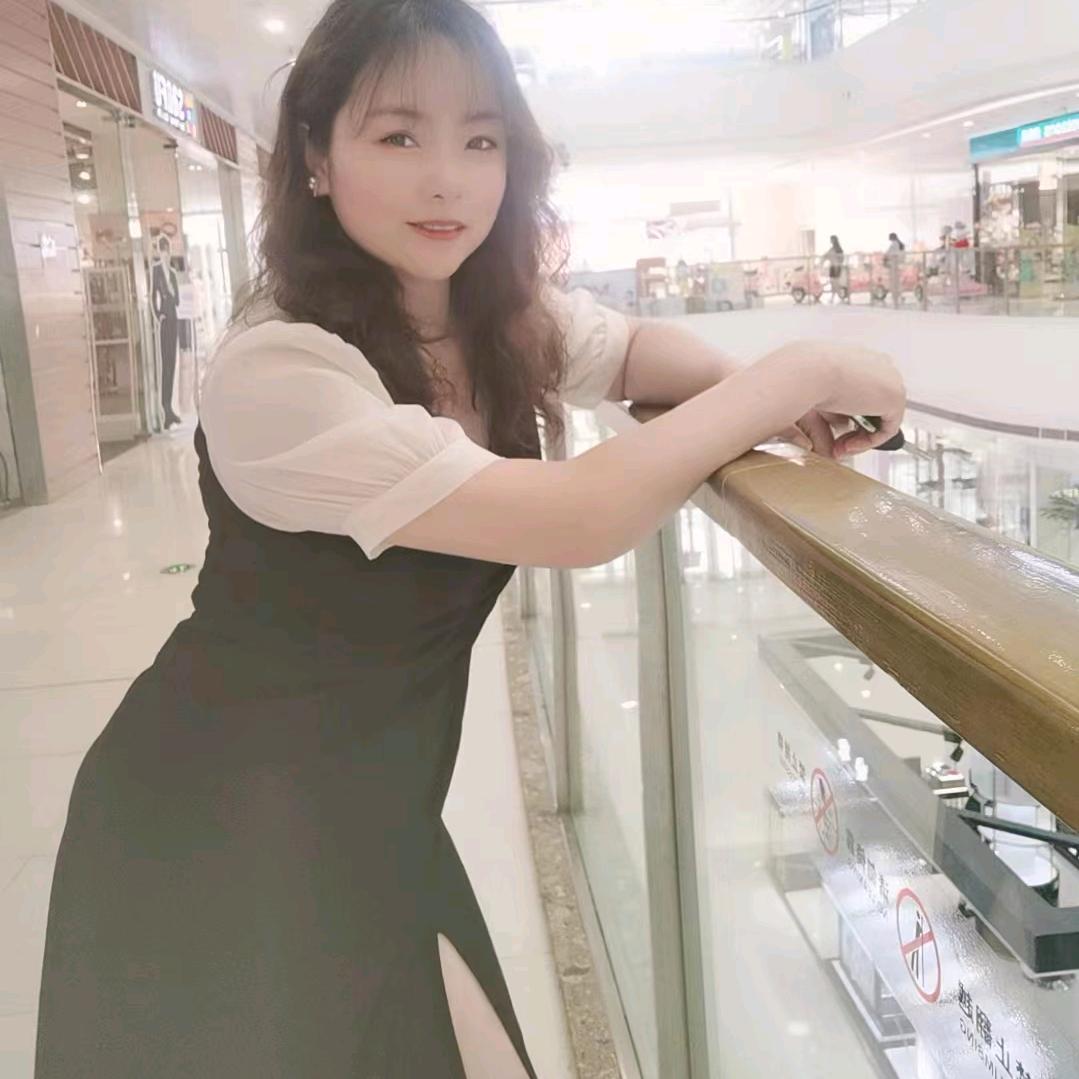 老卢的小艳子